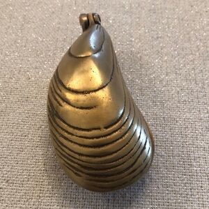 Vintage Solid Brass Muscle Shell Trinket Box